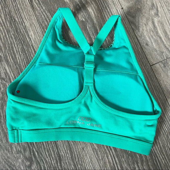 Lorna Jane hydrate net layered sports bra in neon jade. Size S - Picture 7 of 16